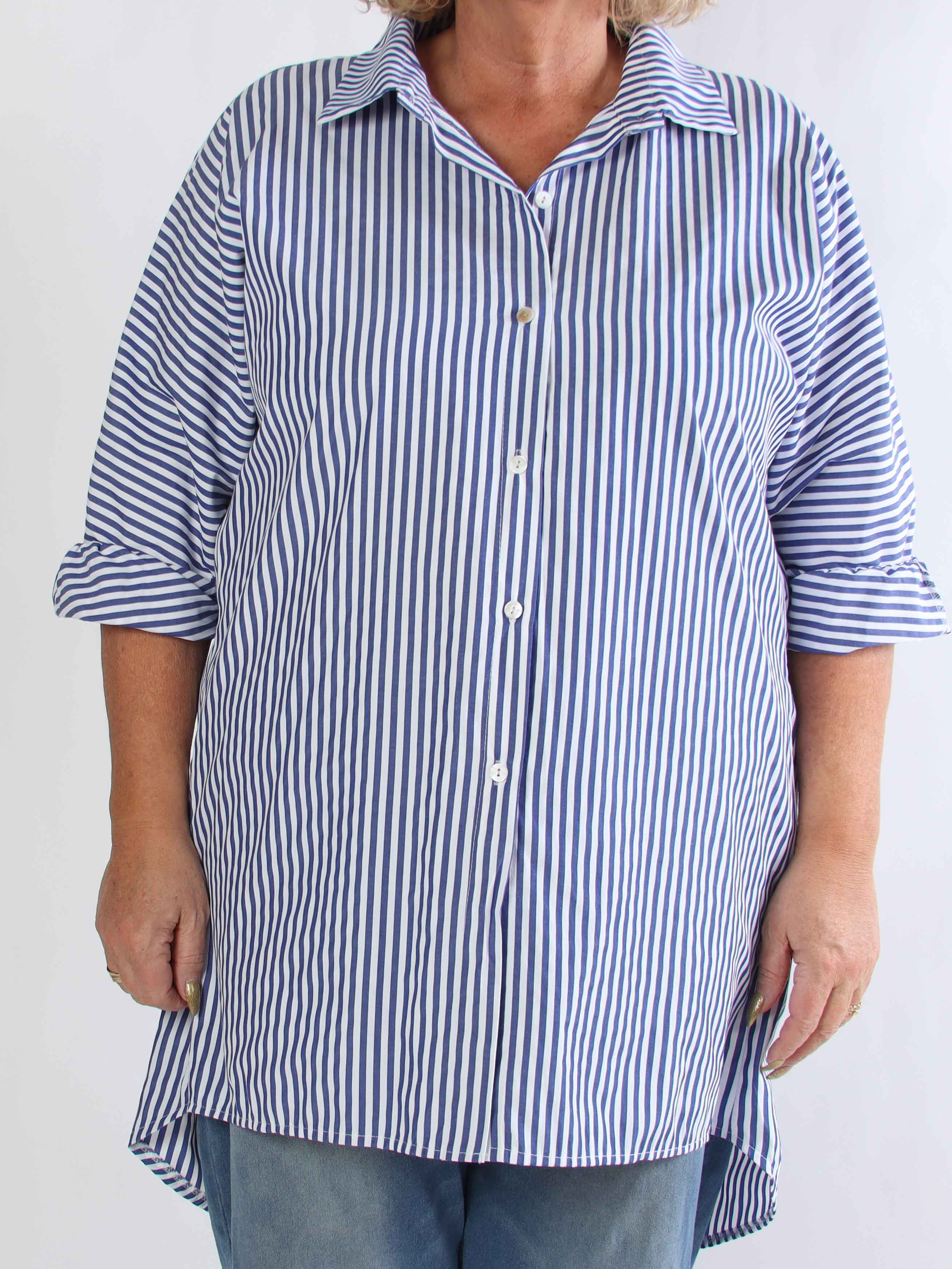 Ingrid - Sød plus size skjortekjole med striber